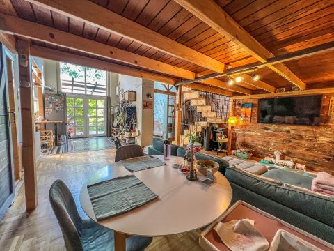 Eladó Lakás 1102 Budapest 10. kerület , Felújított, belső kétszintes lakás, garázzsal, tárolóval