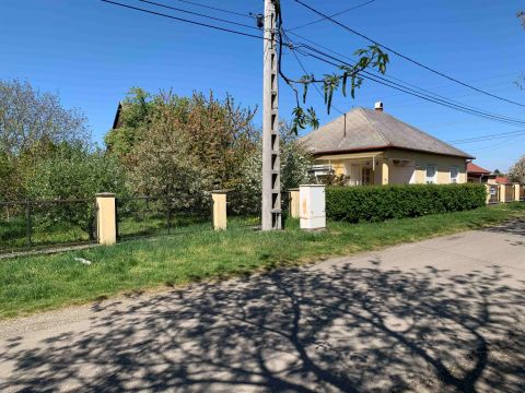 Eladó Ház 2451 Ercsi A vasútállomás közelében