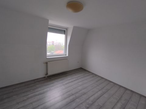 Eladó Lakás 2800 Tatabánya 