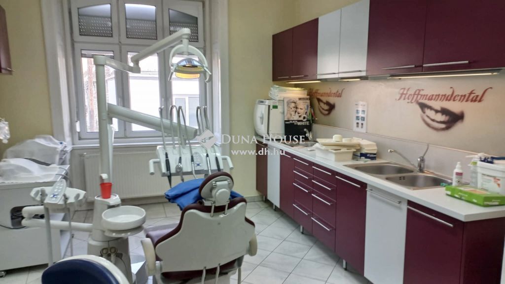 9400 Sopron , Széchenyi tértől pár lépésre, magasföldszinti lakás eladó! — 1/12