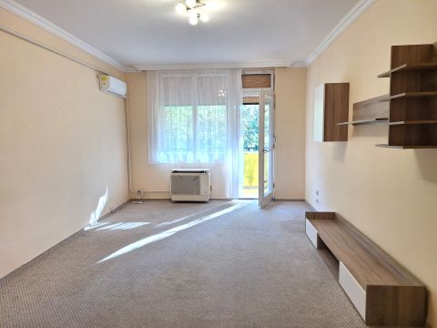 Eladó Lakás 6000 Kecskemét , ZÖLDÖVEZETBEN 2.EMELETI ERKÉLYES LAKÁS