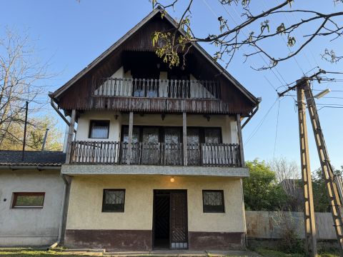 Eladó Ház 2243 Kóka , Jászberényi út