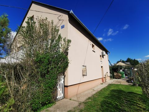 Eladó Ház 2053 Herceghalom nyugodt utcában