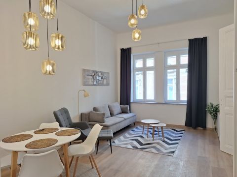 Kiadó Lakás 1072 Budapest 7. kerület 