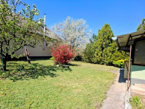 Eladó Ház 4119 Váncsod , Csendes utca, de központi helyen