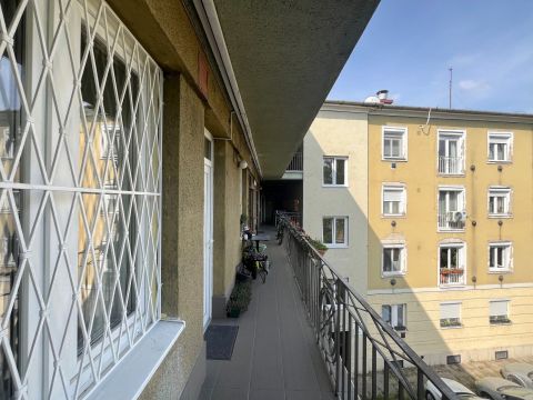 Eladó Lakás 1033 Budapest 3. kerület 