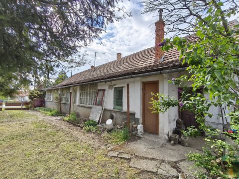 Eladó Ház 2422 Mezőfalva ,  Mezőfalva-Vörösmarty utcában,vegyes falazatú ház eladó!