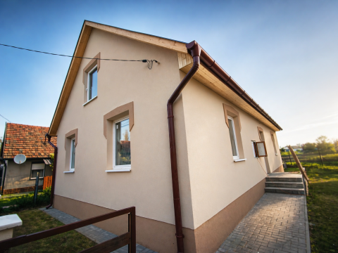 Eladó Ház 2740 Abony , Abony csendes utcában 2 szoba + nappalis 83 nm-es ház eladó