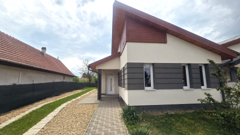 Eladó Ház 2730 Albertirsa Igényes otthon, Albertirsa egyik legjobb részén!