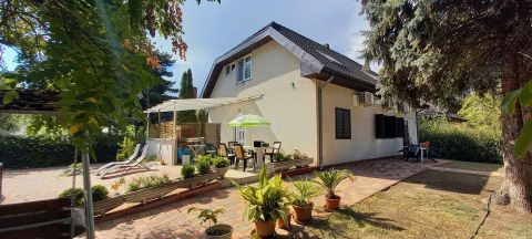 Eladó Ház 8621 Zamárdi , Balaton parttól 180 méterre, remek ingatlan