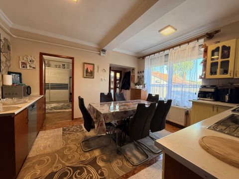 Eladó Ház 6000 Kecskemét Kecskeméten feljújított két szobás ház eladó 