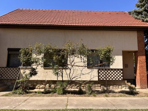 Eladó Ház 2030 Érd 