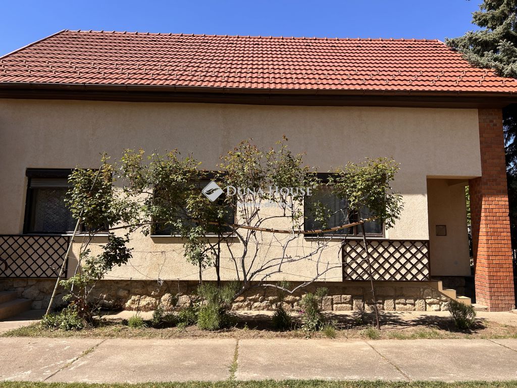 For sale House 2030 Érd, 