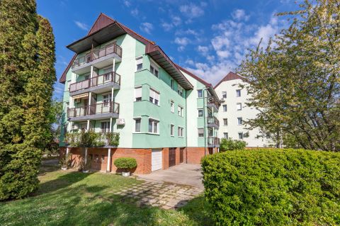Eladó Lakás 8200 Veszprém 