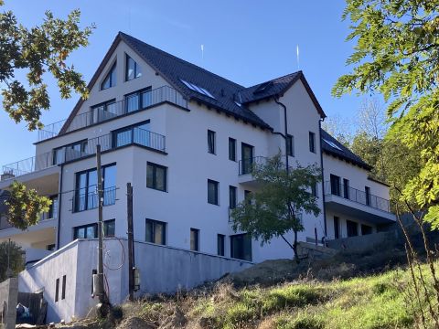 Eladó Lakás 2080 Pilisjászfalu 