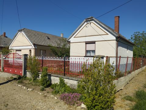 Eladó Ház 8146 Jenő 