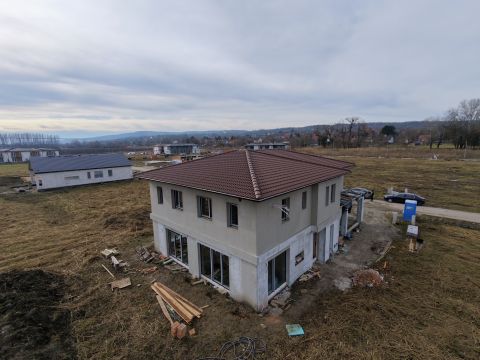 Eladó Lakás 8623 Balatonföldvár Új parcellázású lakóövezetben, luxus lakás saját kertrésszel
