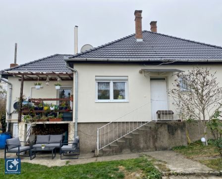 Eladó Ház 2451 Ercsi , Duna parthoz közel Ercsi kedvelt részén eladó Kádár-kocka
