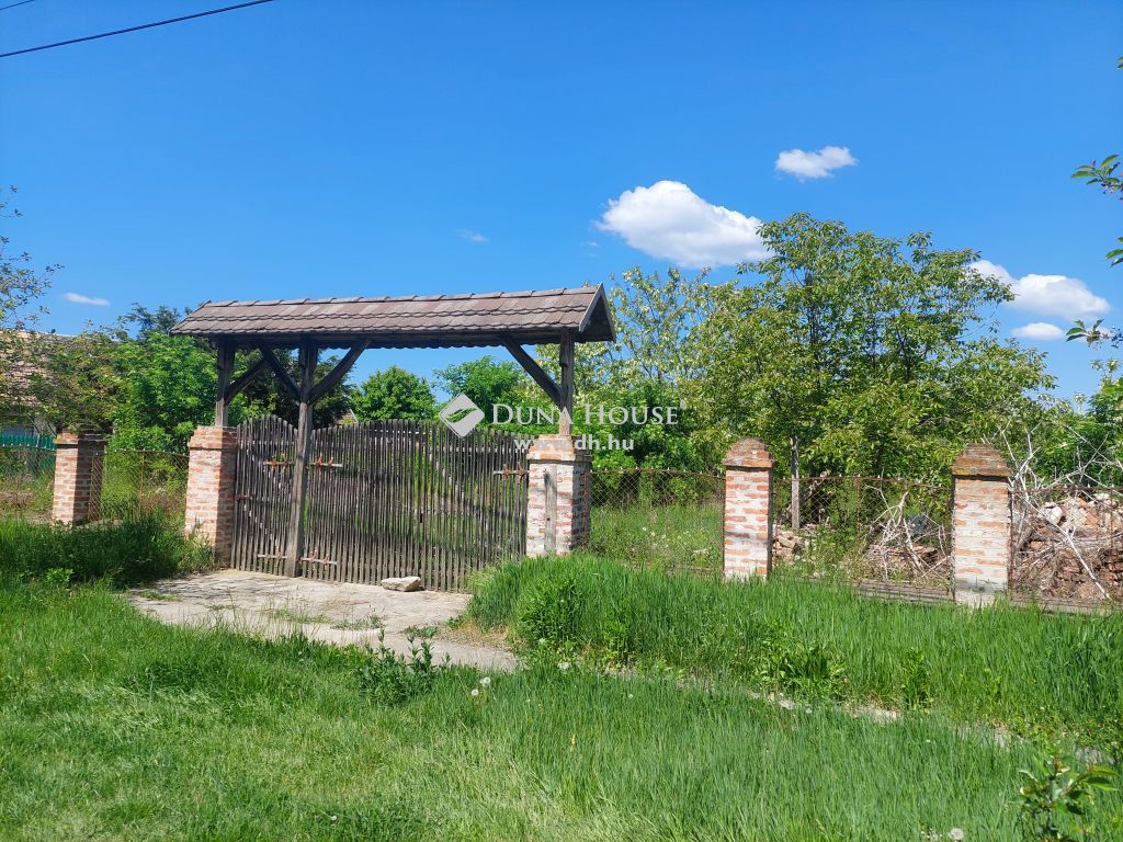 7843 Szaporca , Szaporcán vízparthoz közeli telek — 1/5