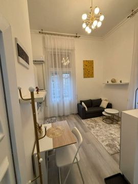 Eladó Lakás 1077 Budapest 7. kerület Eladó garzon lakás a Klauzál tér szomszédságában!