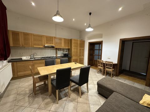 Eladó Lakás 1061 Budapest 6. kerület , Felújított lakás a Paulay Ede utcában !