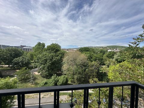 Eladó Lakás 1012 Budapest 1. kerület PANORÁMÁS, NAPFÉNYES, FELÚJÍTOTT, AZONNAL KÖLTÖZHETŐ!