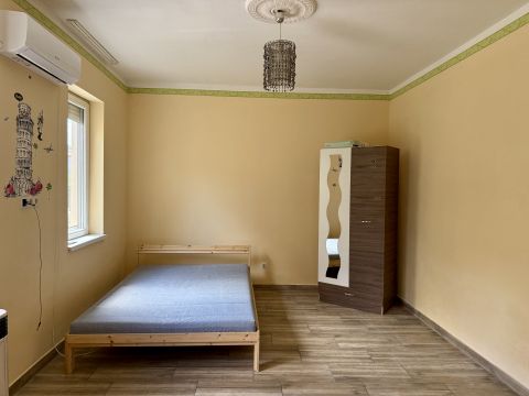 Eladó Lakás 1153 Budapest 15. kerület Felújított tégla garzon eladó Rákospalotán