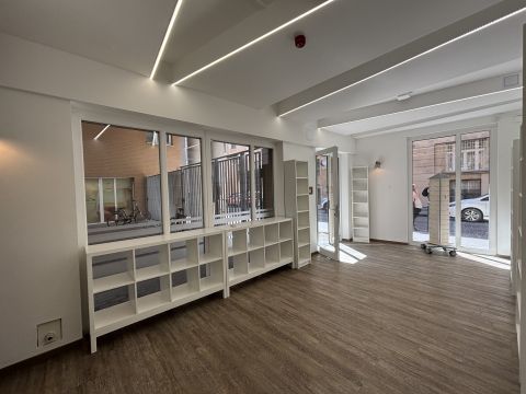 Kiadó Üzlethelyiség 1083 Budapest 8. kerület 