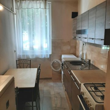 Eladó Lakás 9700 Szombathely , Felújított, földszinti 2 szobás lakás eladó Szombathely Derk