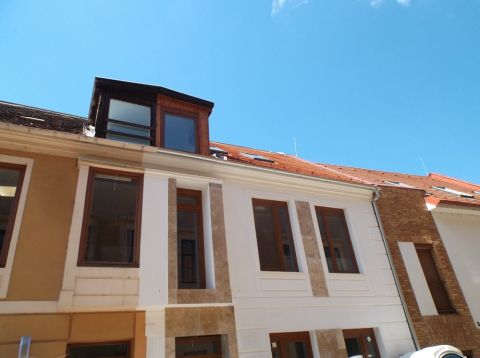 Eladó Lakás 8500 Pápa 