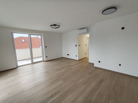 Eladó Lakás 2900 Komárom 