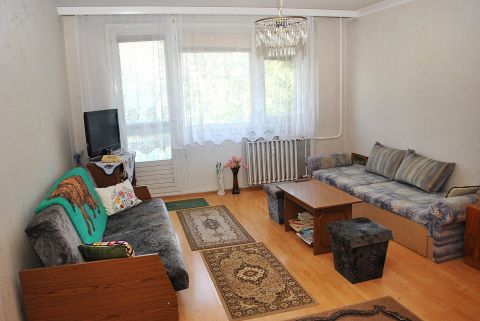 Eladó Lakás 6000 Kecskemét , 2 szobás panel lakás Március 15 úton eladó