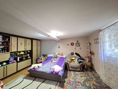 Eladó Ház 7000 Sárbogárd 106 m2-es, 2,5 szoba + nappali + étkezős családi ház