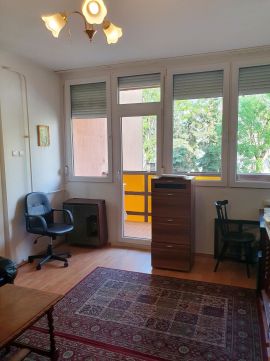 Eladó Lakás 1142 Budapest 14. kerület Kassai utcában 3 szobás NAPFÉNYES lakás autóbeállóval 
