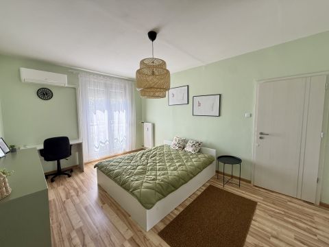 Kiadó Lakás 7633 Pécs 