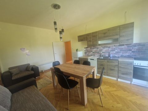 Eladó Lakás 7300 Komló 