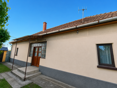 Eladó Ház 6044 Kecskemét , Hetényegyházán felújítandó tanya eladó 