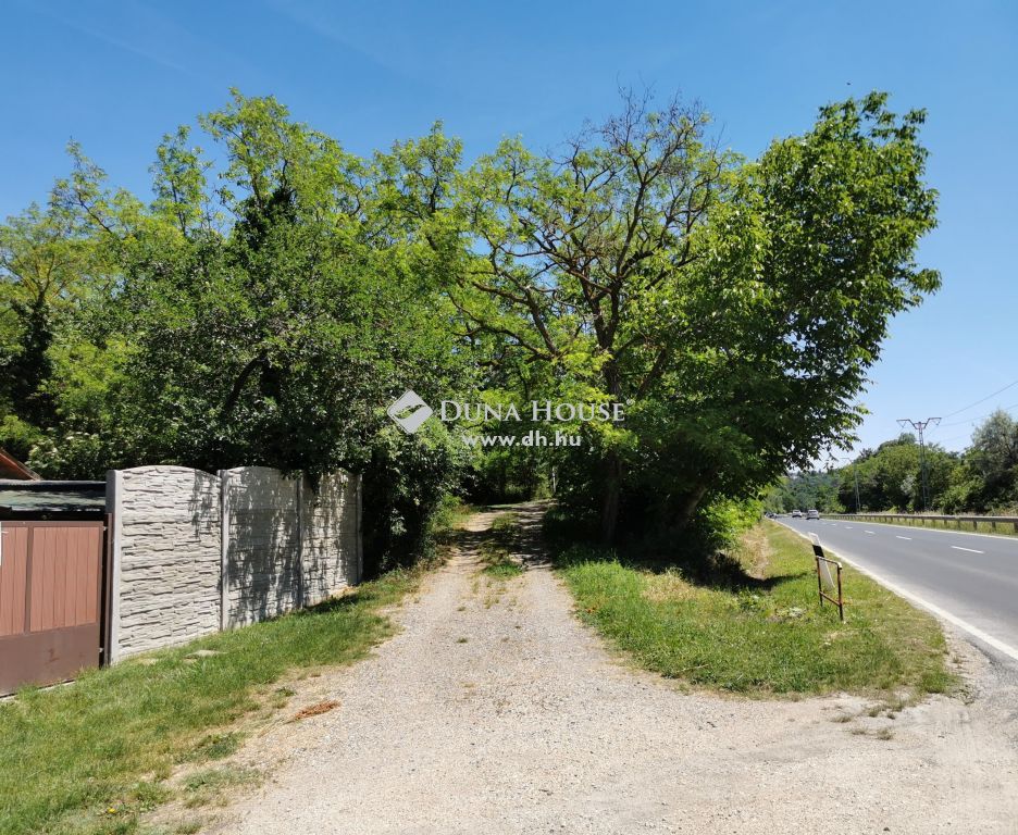 8174 Balatonkenese , Balatontól 200m-re — 1/6