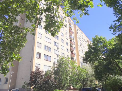 Eladó Lakás 1203 Budapest 20. kerület , Hársfa sétányon, 3 különnyíló szobás, erkélyes, nagy konyhás