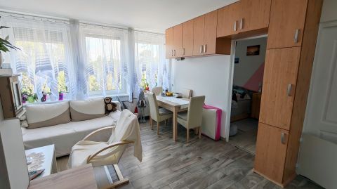 Eladó Lakás 2800 Tatabánya , Jászai Mari Színház közelében
