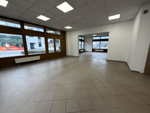 Kiadó Üzlethelyiség 5600 Békéscsaba 
