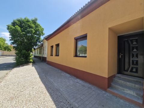 Eladó Lakás 6500 Baja Belváros, Shell kúthoz közel