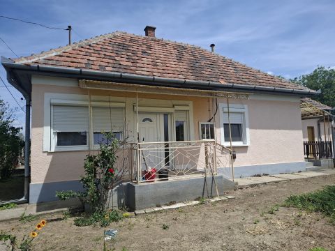 Eladó Ház 2764 Tápióbicske 