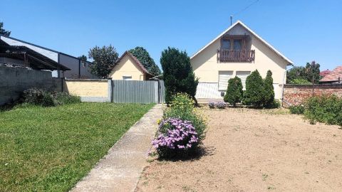 Eladó Ház 2173 Kartal , 2173 Kartal, Központ