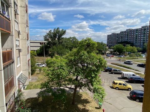 Eladó Lakás 1041 Budapest 4. kerület Újpesten TELJESKÖRŰEN felújított erkélyes lakás PARK mellett