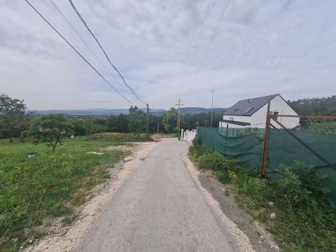 Eladó Telek 2000 Szentendre , Pismány természetközeli részén 