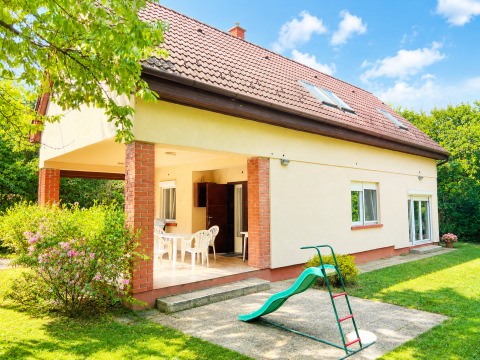 Eladó Ház 8174 Balatonkenese , Cicadűlő utca közelében