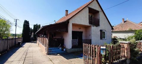 Eladó Ház 2193 Galgahévíz , 2193 Galgahévíz, Rákóczi út