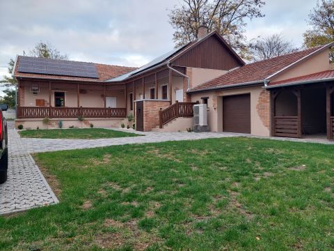 Eladó Ház 5700 Gyula , Budrió