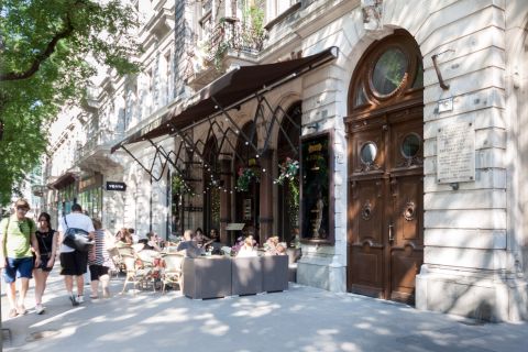 Eladó Lakás 1061 Budapest 6. kerület 